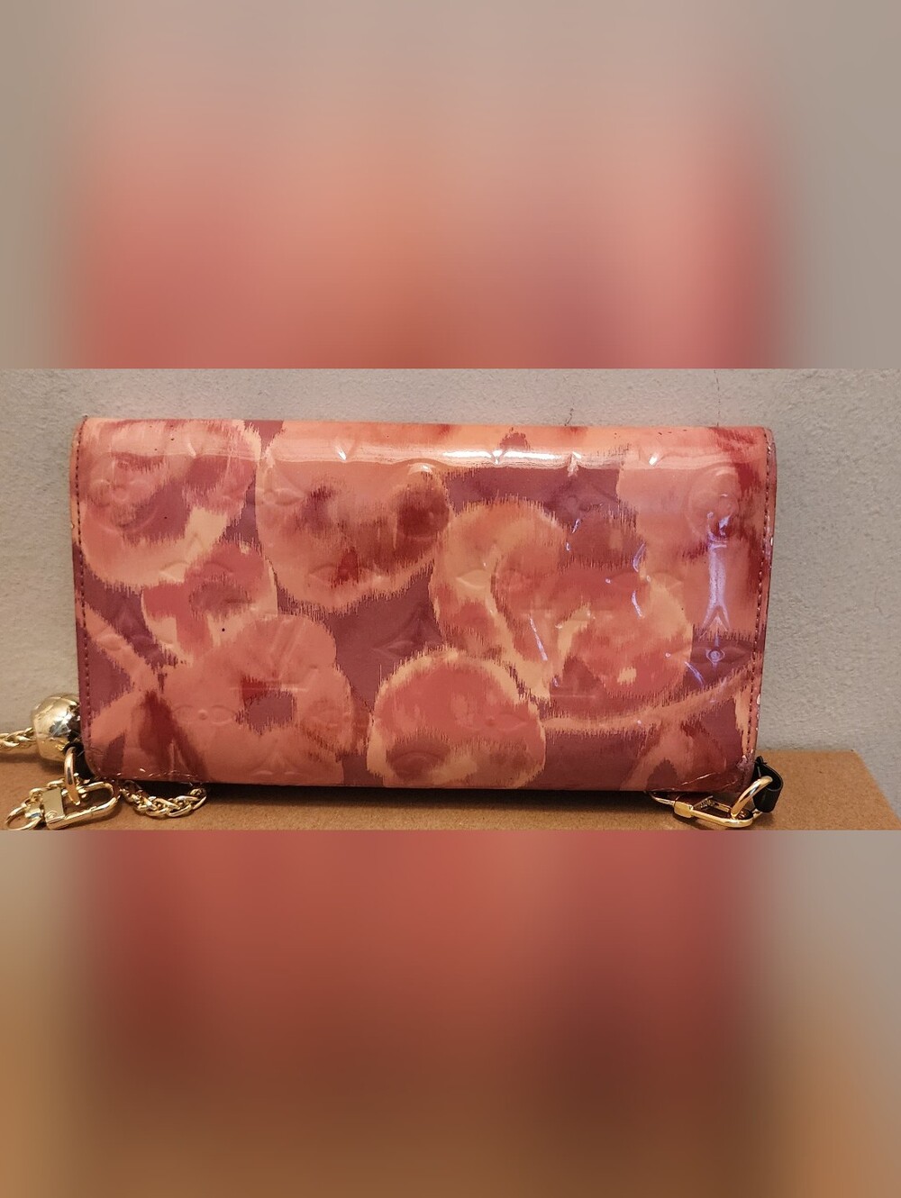 Louis Vuitton Rose Velours Monogram Vernis Ikat Limited Edition Sarah Wallet - Picture 2 of 4